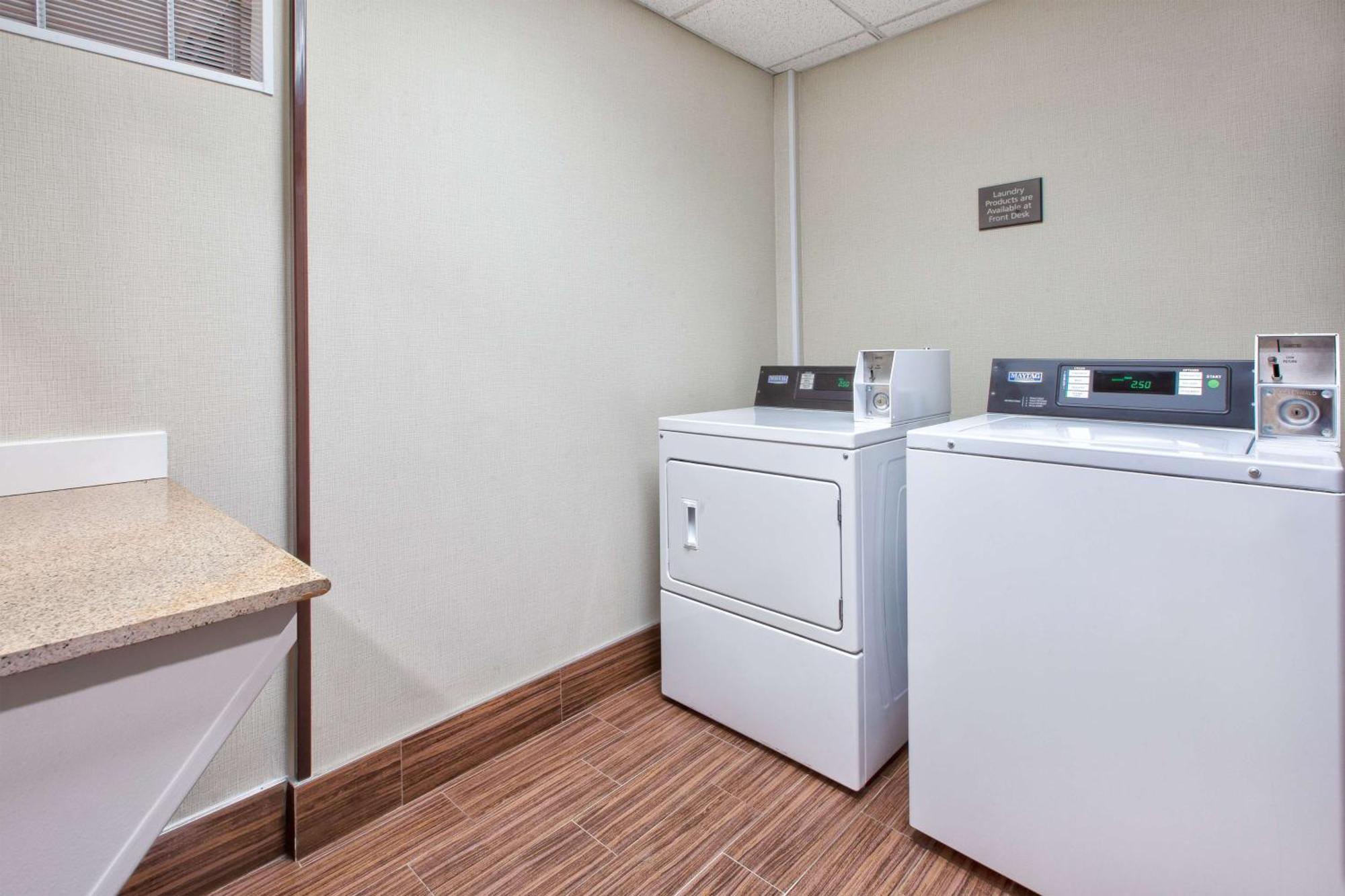 Hampton Inn Clarion Eksteriør billede