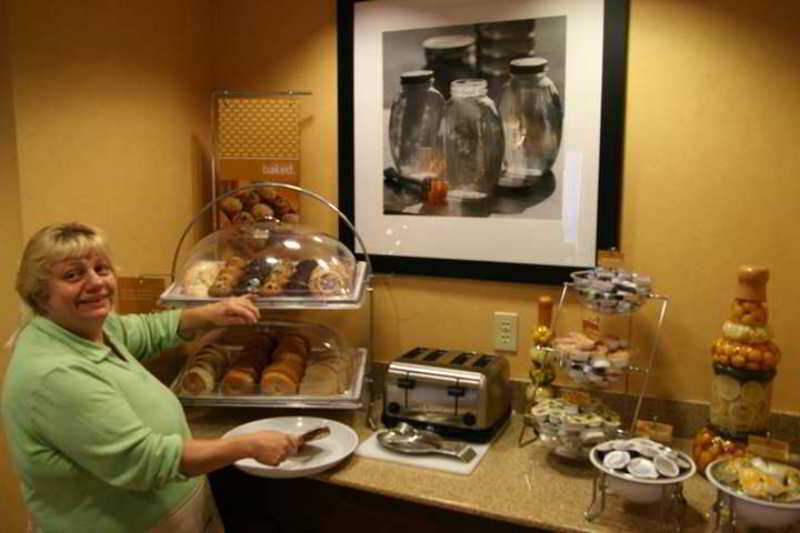 Hampton Inn Clarion Restaurant billede